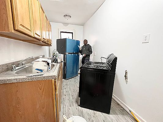 2nd image of 285 Hawthorne St APT 207