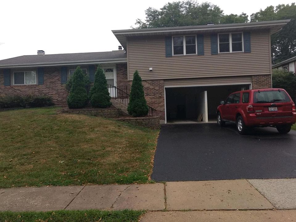 2nd image of 605 Chardonnay Ln