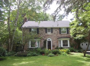 21 Ridgeview Dr, East Rochester, NY 14445