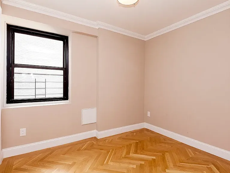 305 E 86th St #9DE — Photo 12