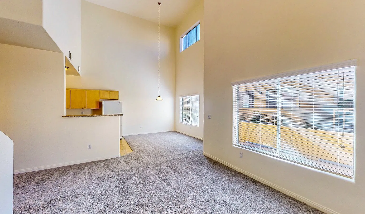 3 bed, 2.5 bath, 1302 sqft, $1,650 — Photo 4