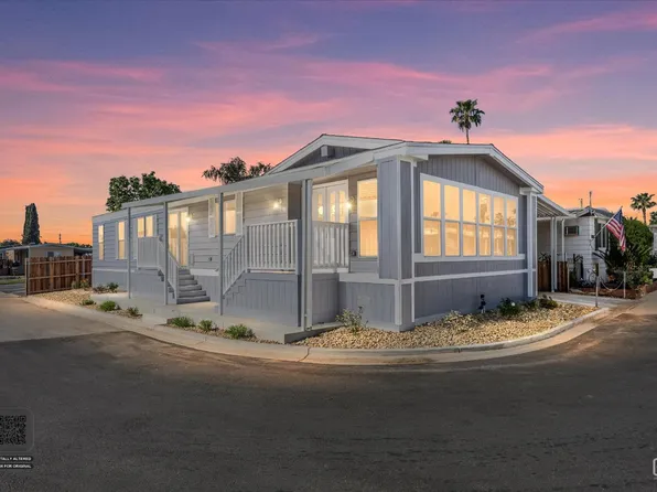 152 Torrey Pine Ln, Bakersfield, CA 93308