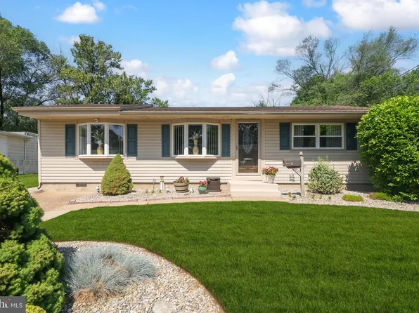 656 Windsor Ave, Maple Shade, NJ 08052