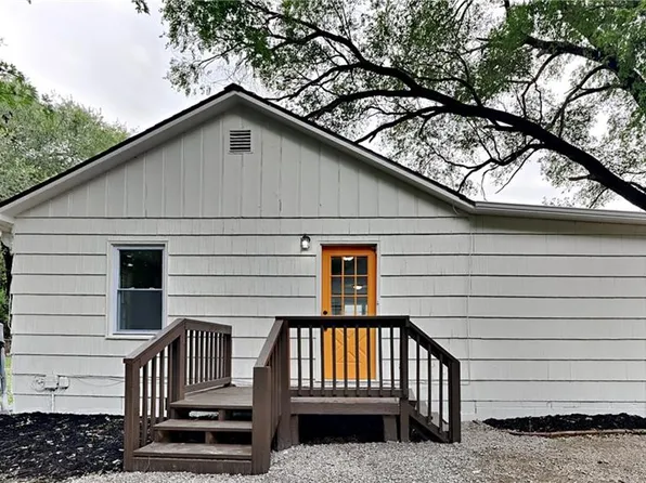 214 S 7th St, Edwardsville, KS 66111