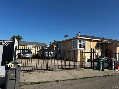 829 Apple Street, Oakland, CA, 94603