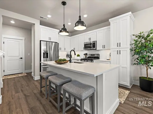 205 S Ripplerock Ln, Star, ID 83669