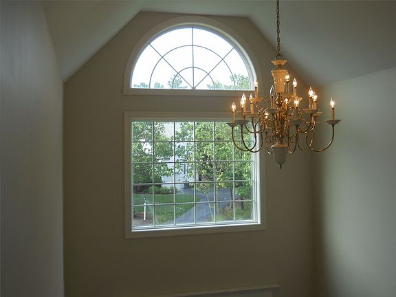 2.5 Story Foyer