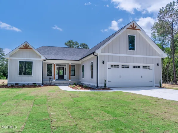 65 Richmond Road, Foxfire Village, NC 27281