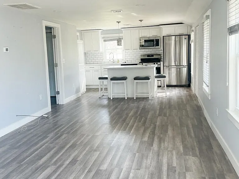 37 Myrtle Ave — Photo 3