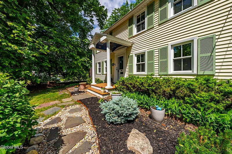 2nd image of 201 Kenwood Avenue