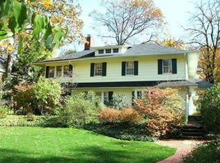2573 Stratford Rd, Cleveland Heights, OH 44118