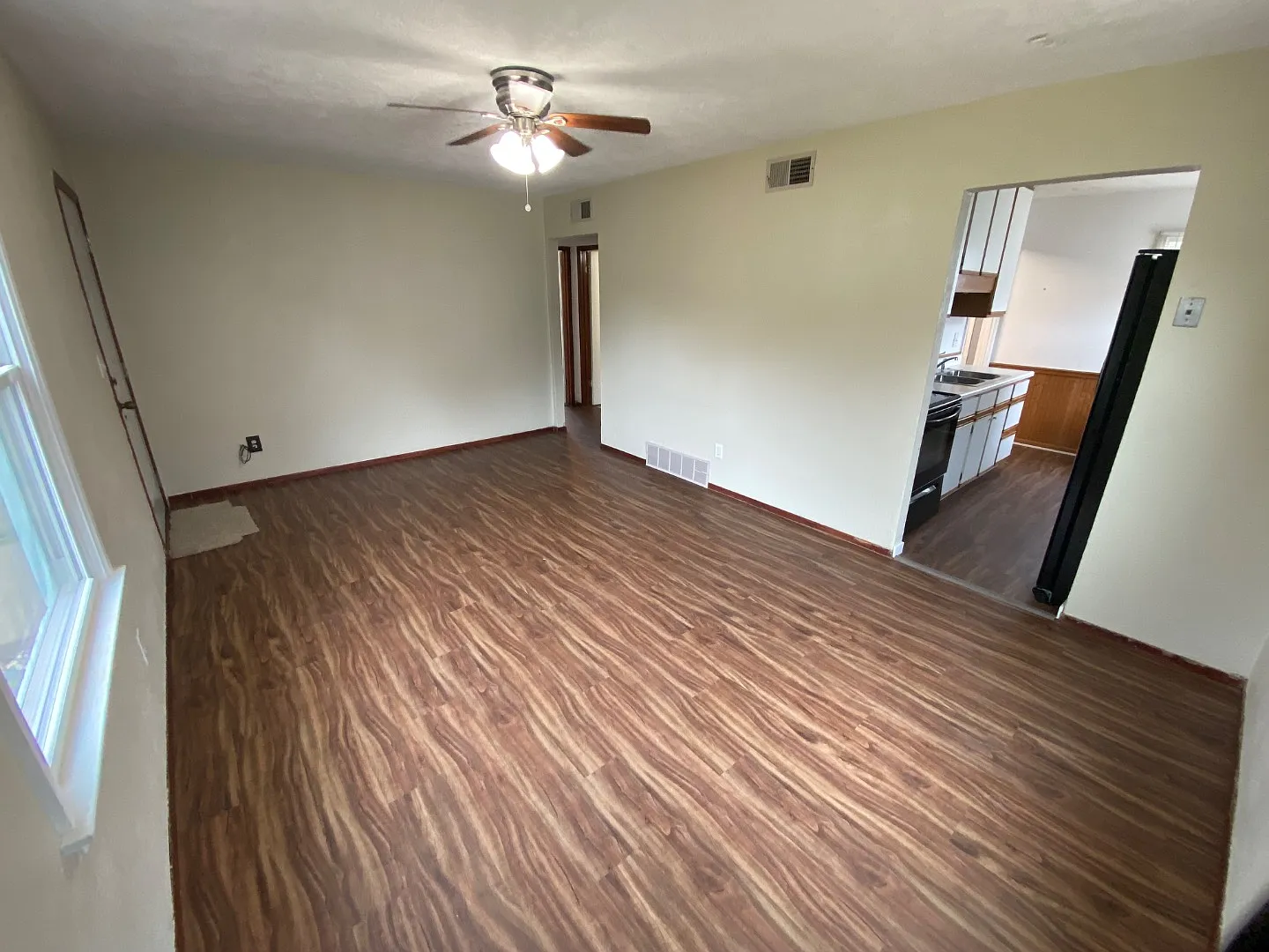 3006 S Summit Ave — Photo 4