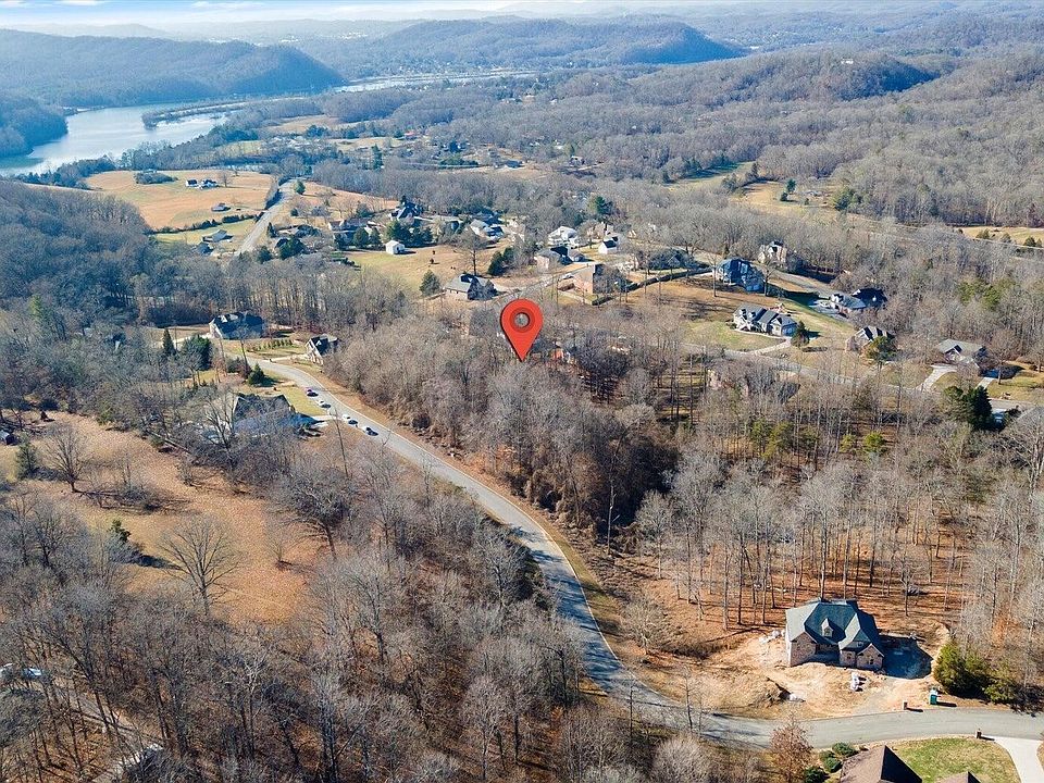 2nd image of 4 Saint James Ln
