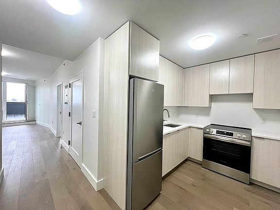 2nd image of 48 Somers St #603