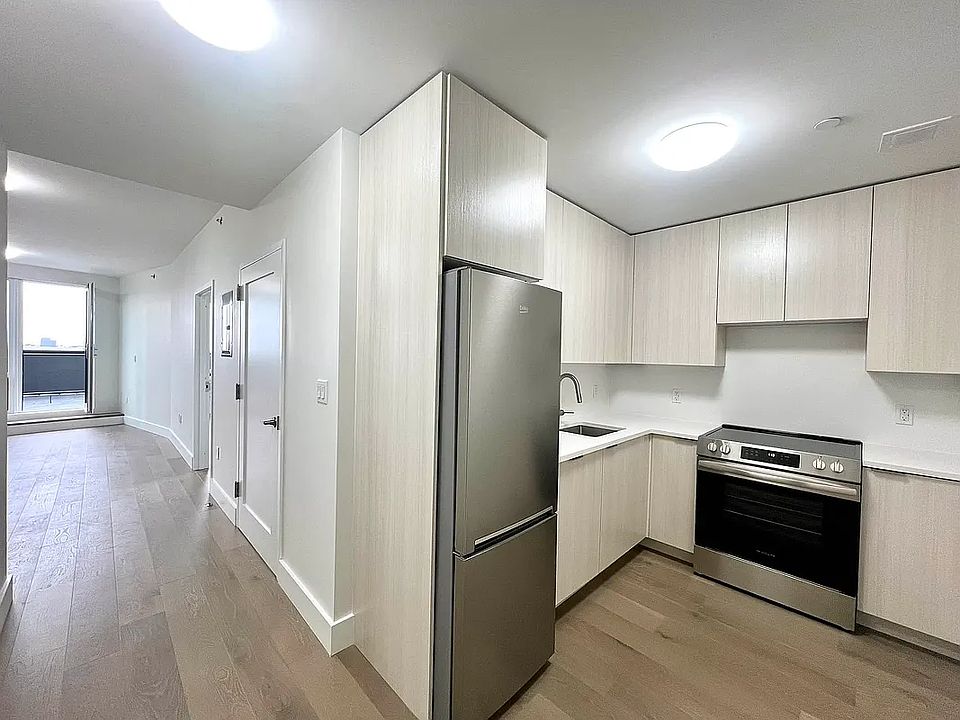 1st image of 48 Somers St #600