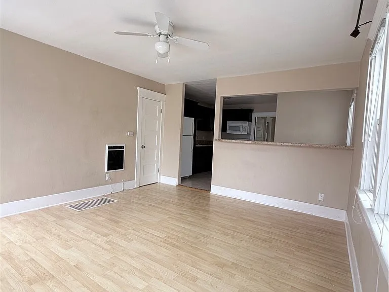 206 S Guadalupe Ave #C — Photo 5