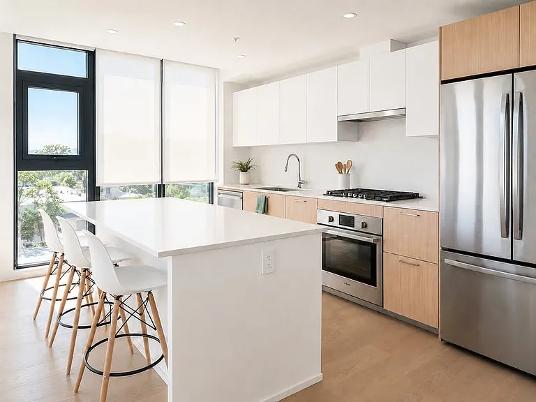 899 Esquimalt Rd #600 — Photo 2