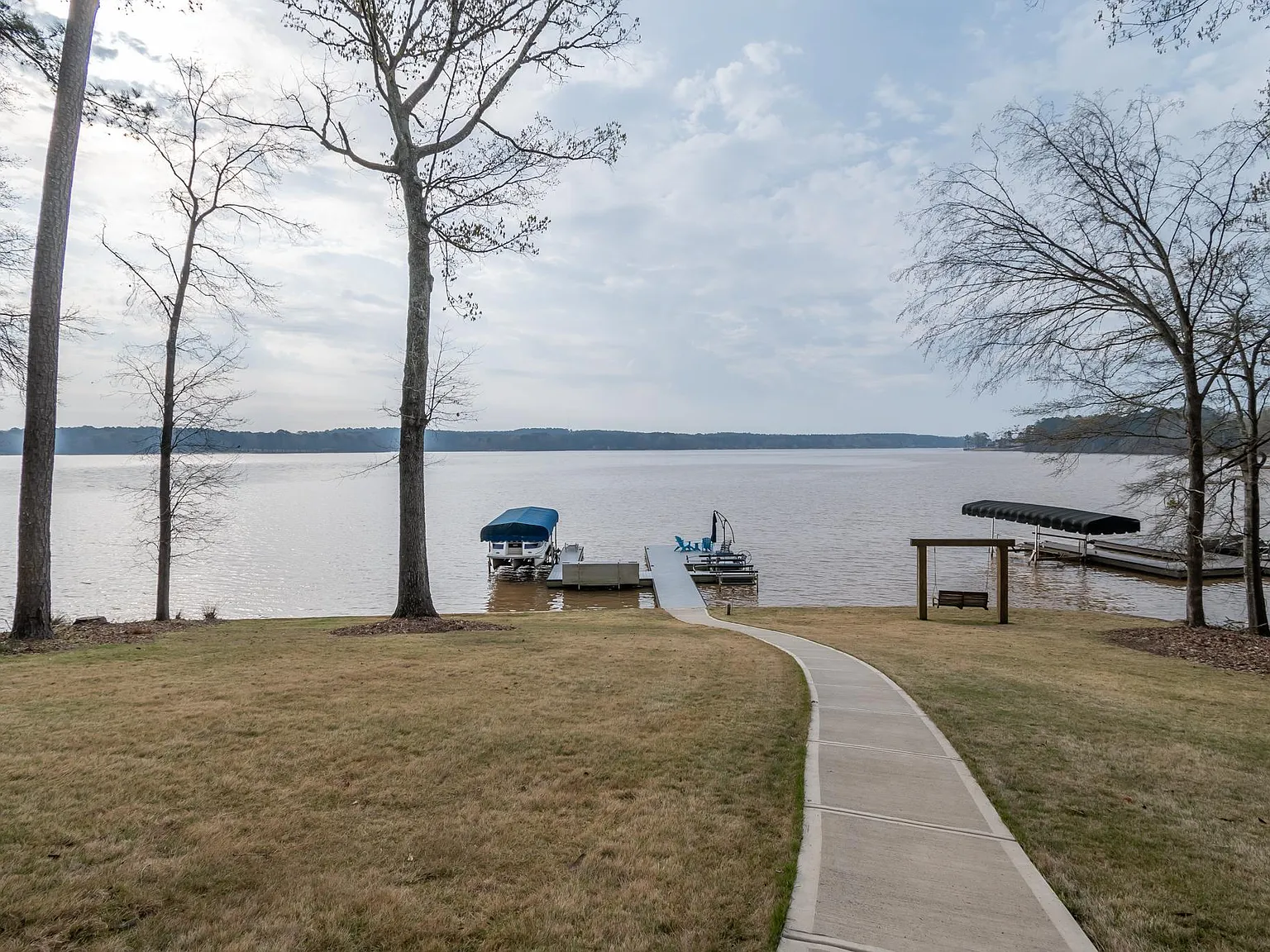 4 bed, 4780 sqft, $6,000 — Photo 2