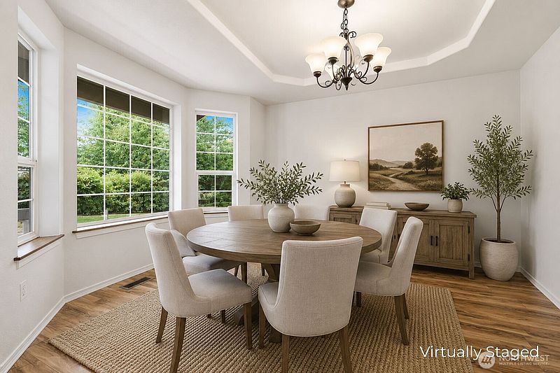 5th image of 263 Hamilton Court