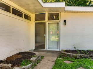 8300 Pepperidge Dr, Saint Louis, MO 63134