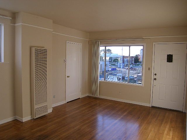 2nd image of 408 27th St