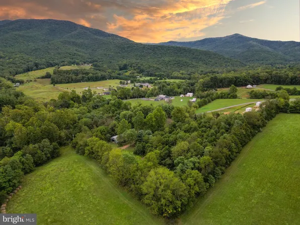 97 Gracie Ln, Luray, VA 22835