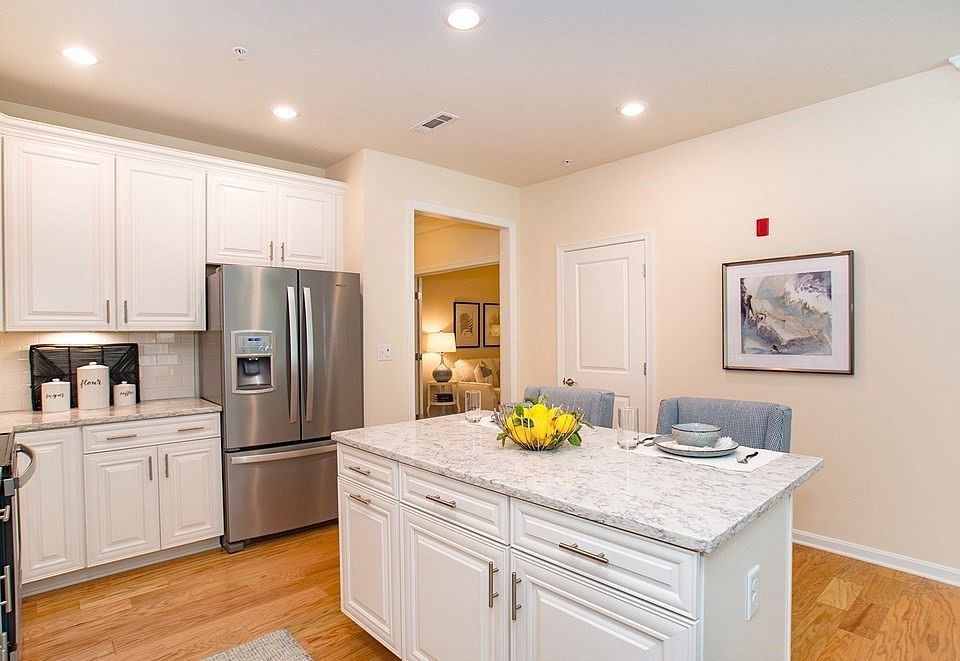 1st image of 1403 Pennington Dr #1403