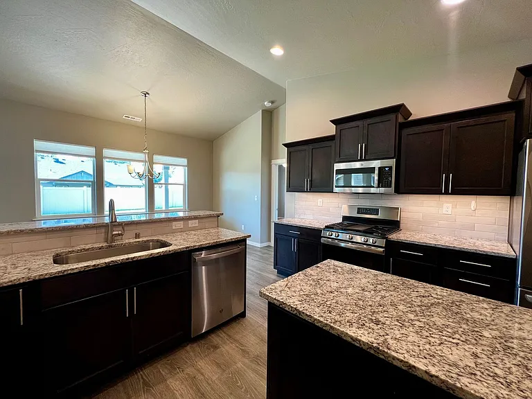 6112 Cottonwood Loop — Photo 15