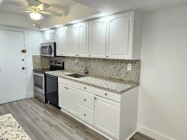 18051 Biscayne Blvd APT 802, Aventura, FL 33160