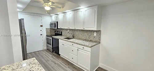 18051 Biscayne Blvd Photo 1