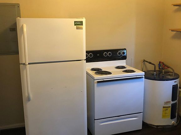3rd image of 119 Tandy Dr #B