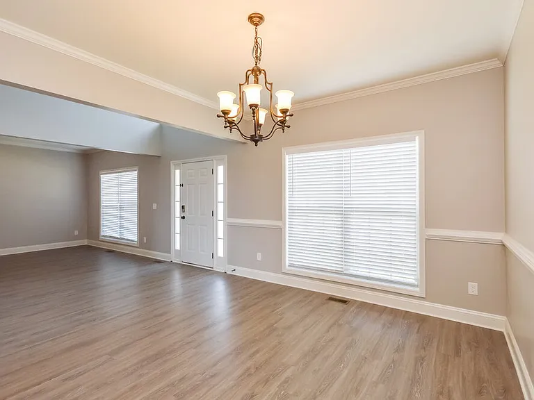 90 Riverstone Dr — Photo 5