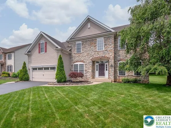 2397 Silvano Dr, Macungie, PA 18062