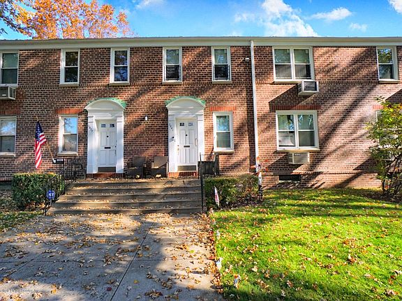 2nd image of 2041 E 57th St #104E
