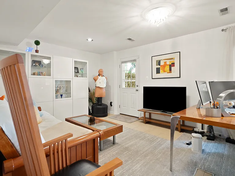 Office/rec room