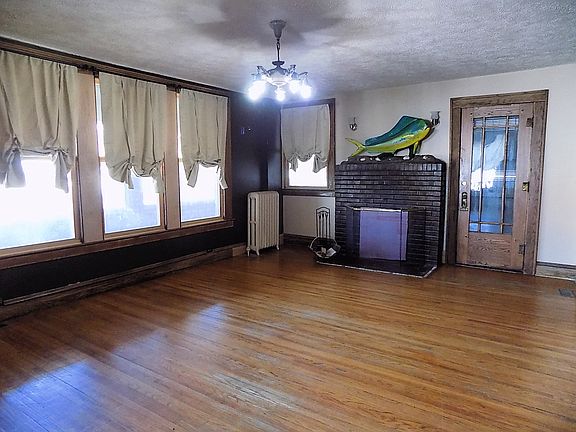 3rd image of 216 S Vermillion St