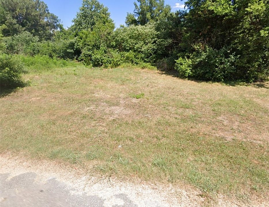 1st image of 1016 S 14th St
