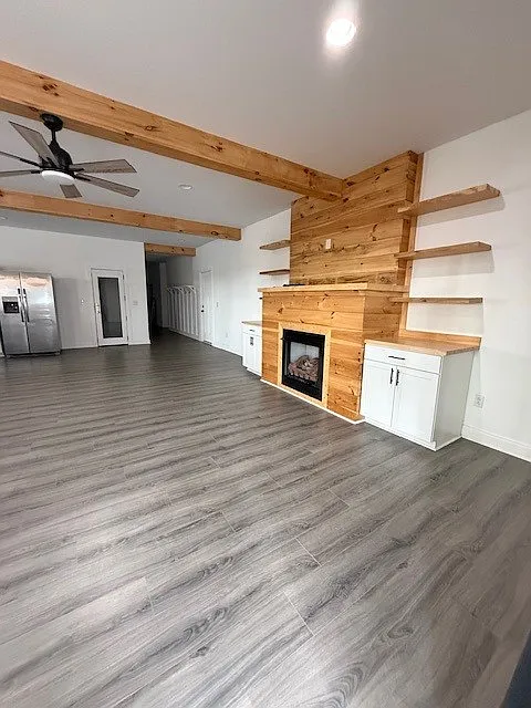3 bed, 2400 sqft, $2,295 — Photo 4