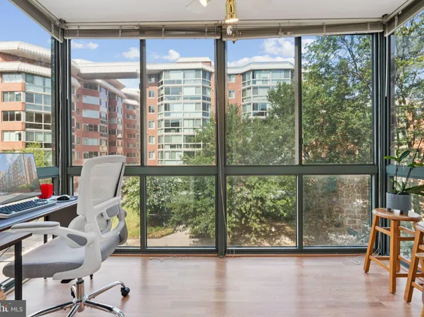 1045 N Utah St #2-406, Arlington, VA 22201