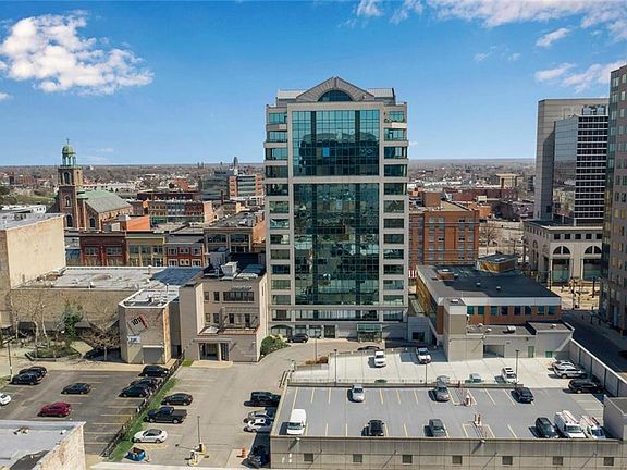 5th image of 610 Main St #704