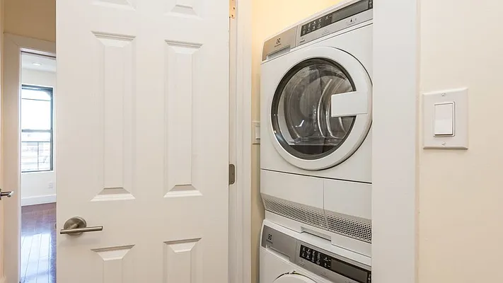 Rented by Nooklyn NYC LLC | media 35