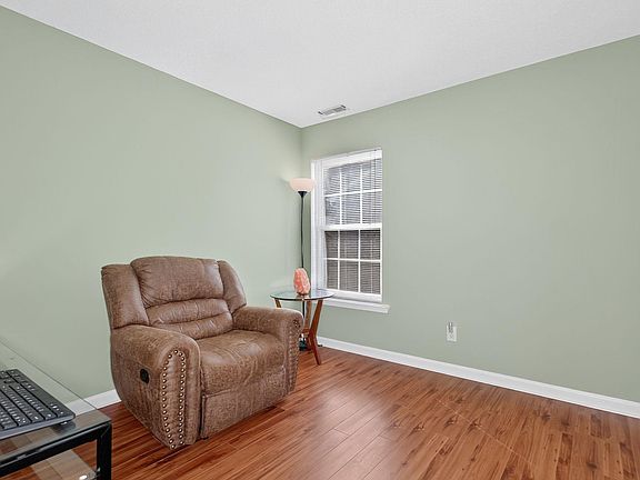 5th image of 108 Acacia Dr