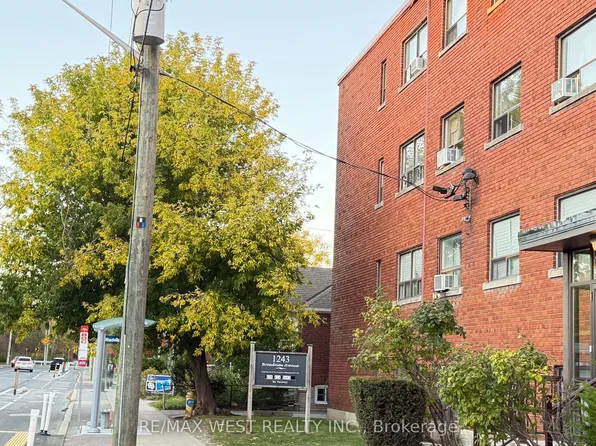 1243 Broadview Ave #110, Toronto, ON M4K 2T3