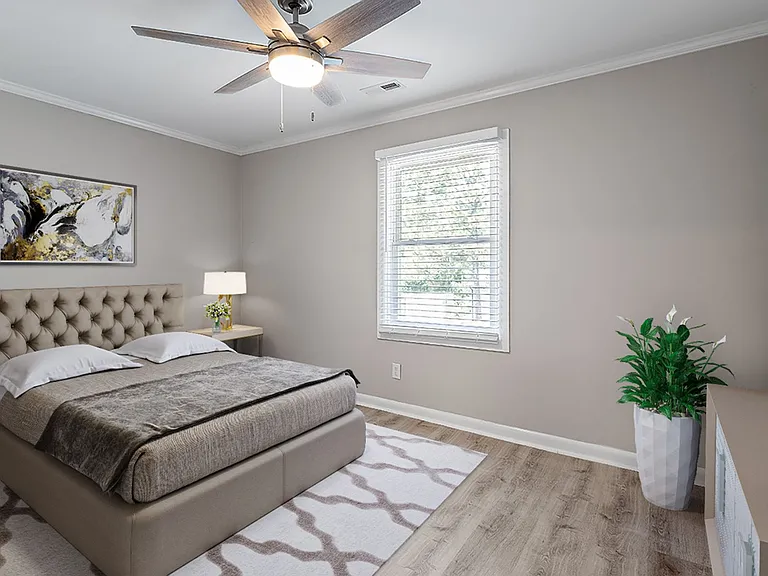 1302 E King St — Photo 10