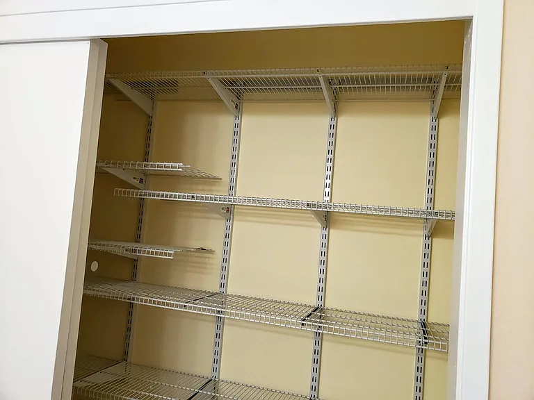 Master Bed Room Closet