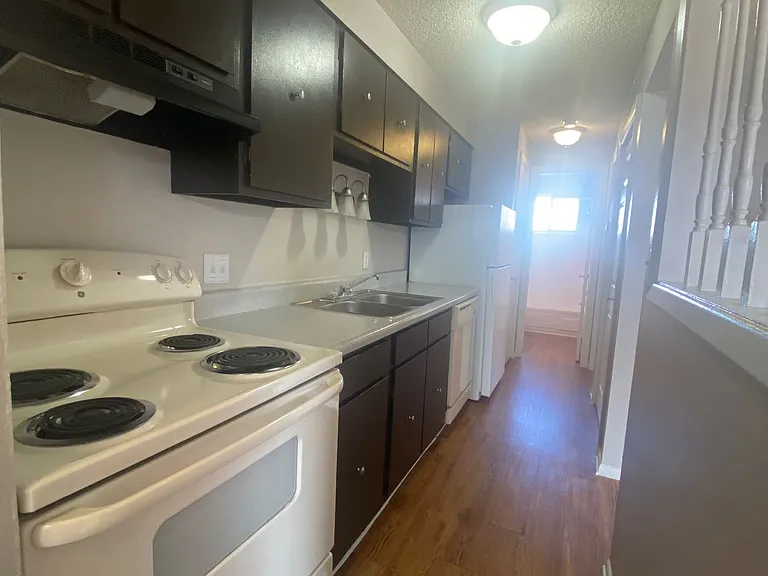Garden Center Apt. 68 — Photo 21