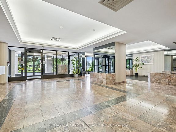 4th image of 3 Rowntree Rd #2309