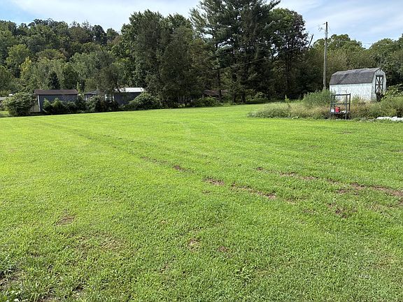 3rd image of 32755 Dexter Rd