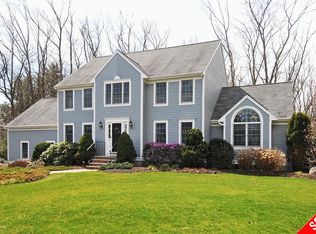 41 Green Needle Ln, Rowley, MA 01969