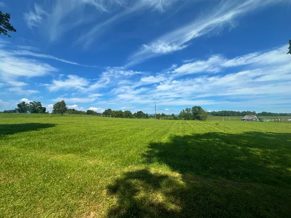 3513 War Ridge Rd, Wayside, WV 24985